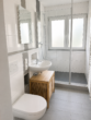 Penthouse-Charakter – Dachgeschosswohnung mit zwei Balkonen und PKW-Stellplatz - Badezimmer