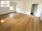 Modernisierte Wohnung inkl. Küche, Balkon und optional Garage mit traumhaftem Fernblick - Schlafzimmer