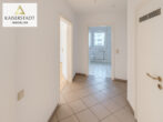 Helle 2-Zimmer-Wohnung im Grünen mit Balkon, Küche, moderner Ausstattung und optional Garage - Flur