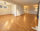 Luxuriöse Erdgeschosswohnung mit Sauna, Whirlpoolbadewanne und eigenem Gartenanteil - Wohn-/Esszimmer mit KI bearbeitet