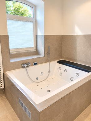 Badezimmer mit KI bearbeitet