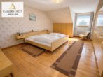 Freistehendes Einfamilienhaus mit 3.013 m² Grundstück und traumhaftem Ausblick - Schlafzimmer