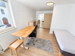 Bezugsfreies, möbliertes 1-Zimmer-Apartment in Uni-Nähe - Arbeits- und Schlafbereich
