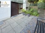 Gartenwohnung mit ca. 500 m² eigenem Garten und Garage in Bestlage - Eingangsbereich