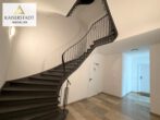 Exklusives Wohnen in stilvoll sanierter Bischofsresidenz – Loftwohnung mit Charme - Treppenhaus