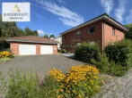 Elegante Stadtvilla mit Einliegerwohnung und Doppelgarage in Alsdorf-Schaufenberg - Straßenansicht