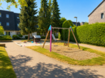 Einfamilienhaus mit Ausbaureserve und Garage in ruhiger Lage - Spielplatz vor dem Haus