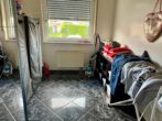 Gepflegtes Mehrfamilienhaus mit Steigerungspotenzial in Düren-Merken - Arbeitszimmer EG links