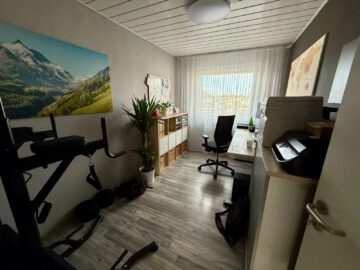 Arbeitszimmer OG links